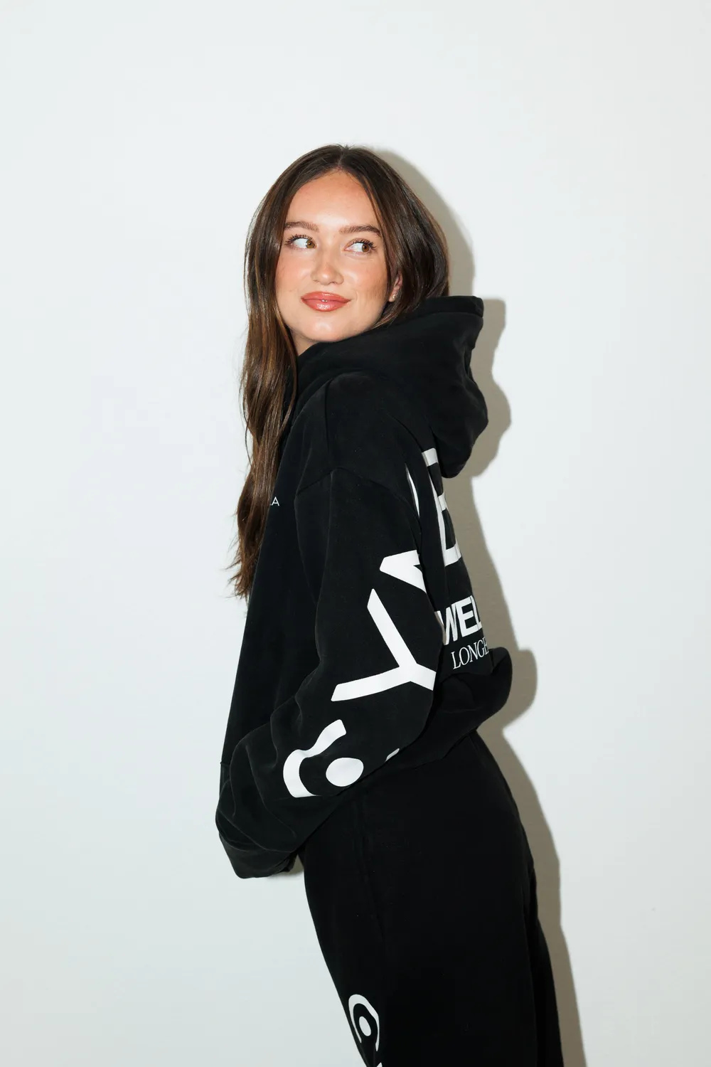 Cymbiotika Wellness Club Hoodie hettegenser faded black unisex