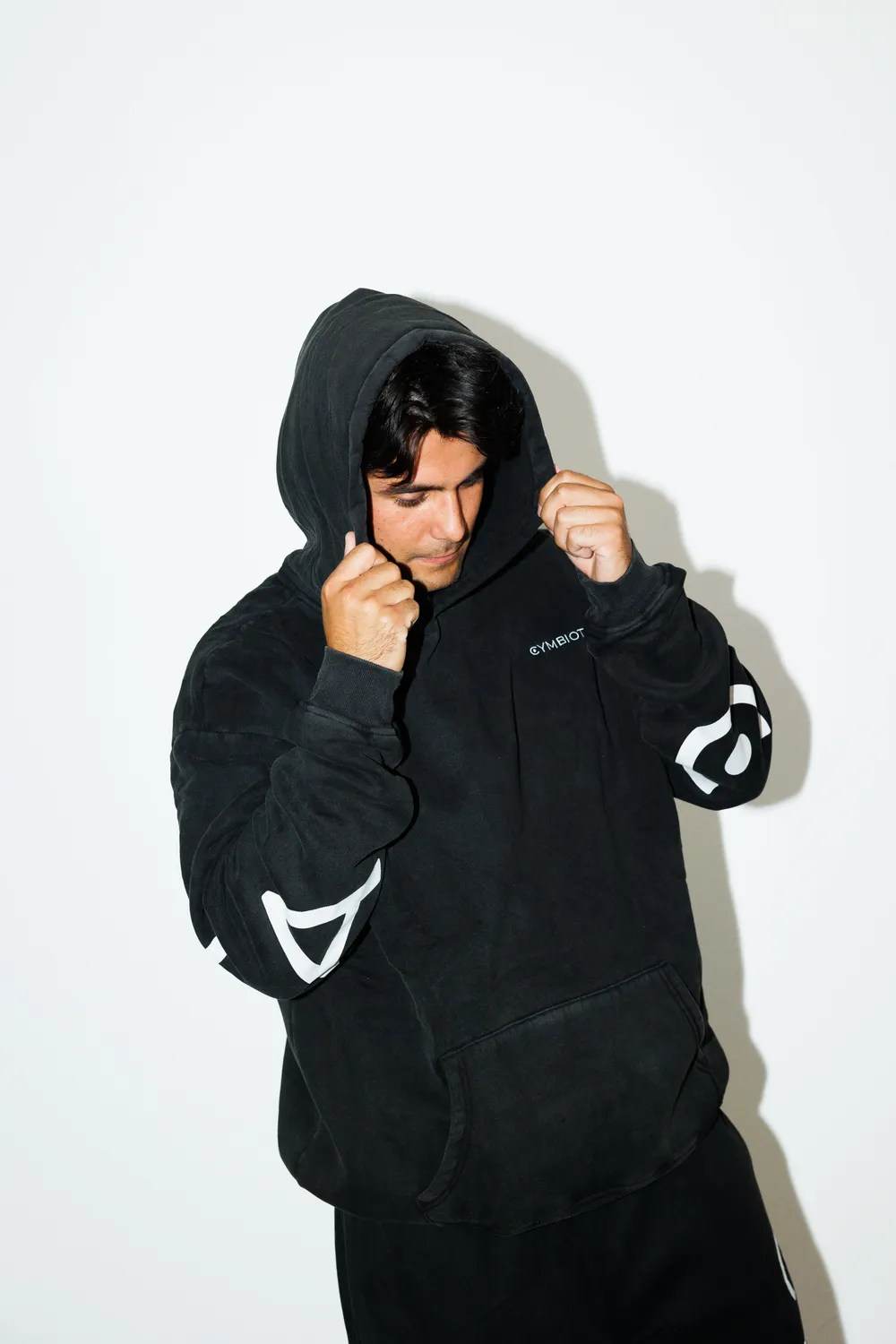 Cymbiotika Wellness Club Hoodie hettegenser faded black unisex